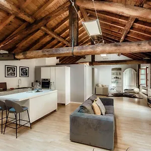 https://la-corte-delle-rondini.it-lombardy.com
